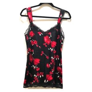 Gorgeous White House Black Market Silk Tank